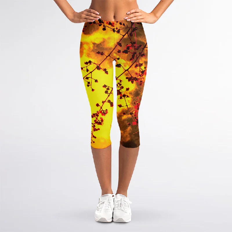 Yellow Full Moon Print Women's Capri Leggings Trendy Sporty Compression Leggings