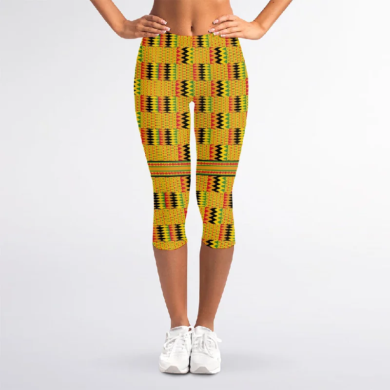 Yellow Kente Pattern Print Women's Capri Leggings Comfortable Wide-Band Leggings